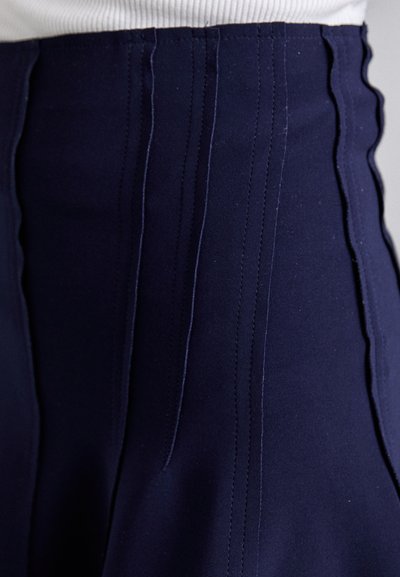 Norma Kamali GRACE MINI SKIRT - Miniszoknya - true navy