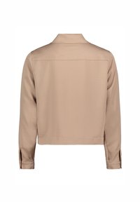 Beige, cropped jacket met een zachte textuur, lange mouwen en omrollbare manchetten. Klassieke kraag en achterrugnaad detail.
