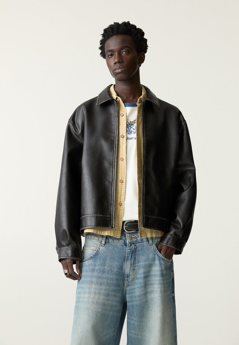 PULL&BEAR - - Kurtka ze skóry ekologicznej, Powiększ