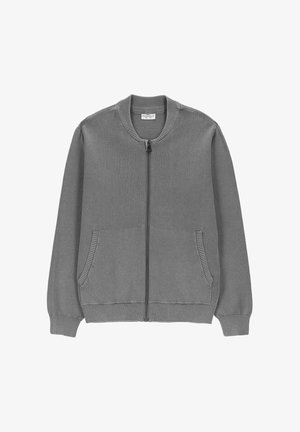 Szary dziergany kardigan na zamek, z prążkowanym kołnierzem, mankietami, dołem i dwoma przednimi kieszeniami.