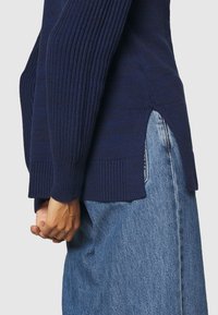 GAP Sweter
