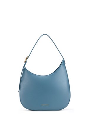 Blaue Lederhandtasche mit gebogenem oberen Rand, einem einzelnen Schulterriemen mit goldener Schnalle und kleinem goldenem Markenzeichen vorne in der Mitte.