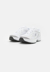 Champion RUN 00 LOW CUT SHOE UNISEX - Treenikenkä - white/black