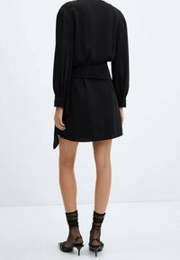 Mango Vapaa-ajan mekko - black