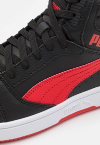 Puma Korkeavartiset tennarit - red