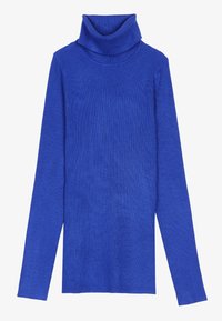 Pull à col roulé côtelé bleu avec des manches longues, doté d'un col replié et d'une texture fine. Conçu pour un look ajusté.