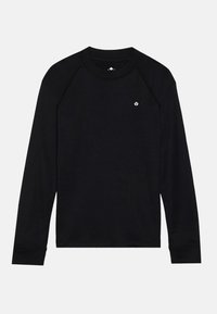 Chemise noire à manches longues avec manches raglan, col rond, texture côtelée et un petit emblème blanc sur la poitrine. Design simple et ajusté.