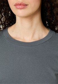 American Vintage Pikkade varrukatega topp - acier