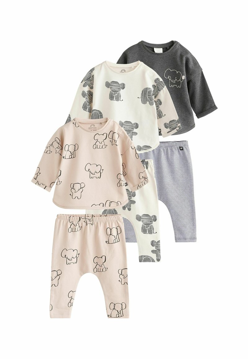 Neljä lastenk clothingia: kaksi ykköstä harmaana ja valkoisena, joissa on norsupiirroksia, sekä kaksi vaaleanpunaista ja raitapaitaa, jotka on valmistettu pehmeästä kankaasta.