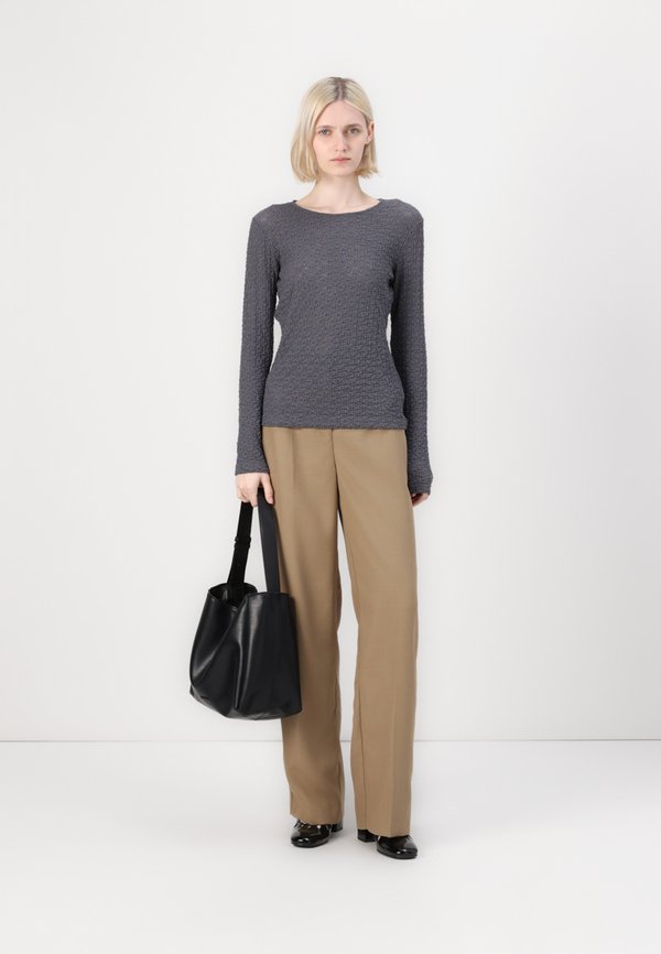 MYNTE - Long sleeved top3