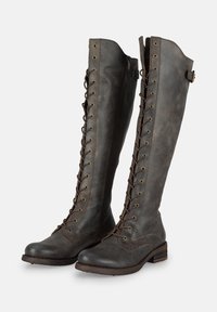 Botas de cuero gris oscuro desgastado hasta la rodilla, con cordones, un cierre lateral, cordones marrones y una puntera cuadrada con un tacón bajo en bloque.