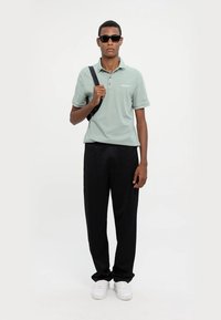 Armani Exchange Polo krekls - green milieu