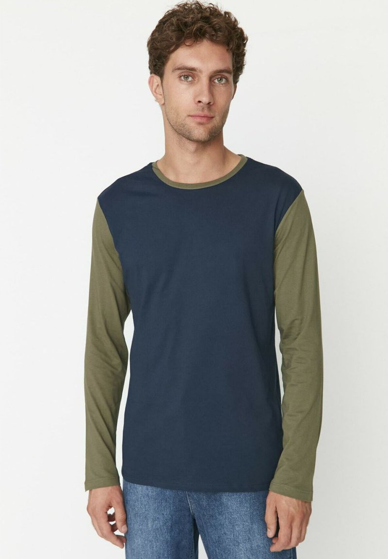 Trendyol Longsleeve donkerblauw