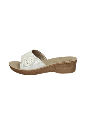 Sandalo bianco con punta aperta, slip-on, con cinturino superiore traforato e zeppa marrone testurizzata.