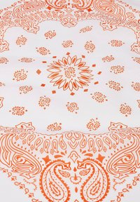 MSTRDS Tørklæde - white /orange