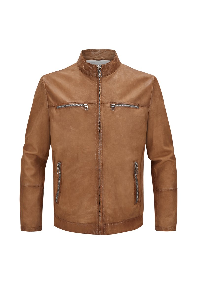 Braune Lederjacke mit Reißverschlussfront, Stehkragen und zwei horizontalen Reißverschlusstaschen auf der Brust sowie zwei vertikalen Reißverschlusstaschen an den Seiten.