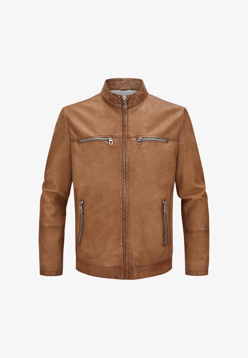 Braune Lederjacke mit Reißverschlussfront, Stehkragen und zwei horizontalen Reißverschlusstaschen auf der Brust sowie zwei vertikalen Reißverschlusstaschen an den Seiten.