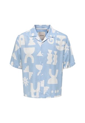Lyseblå kortermet skjorte med hvite abstrakte geometriske og organiske former trykt over hele.