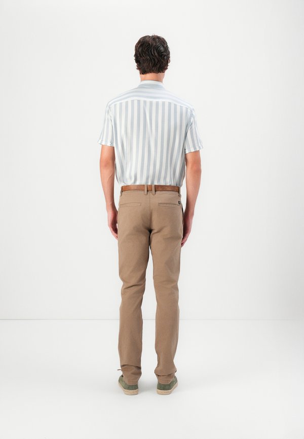 SLIM WITH BELT - Chinos - honey camel beige4