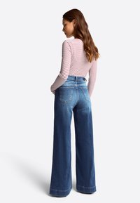 Rich & Royal MIT CREW-NECK - Langarmshirt - ruby red