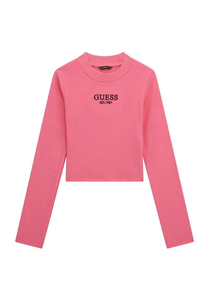 Crop top a maniche lunghe rosa realizzato in tessuto a coste, con scollo rotondo e il testo ricamato "GUESS EST.1981" sul davanti.