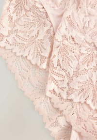 Thumbnail Image 6