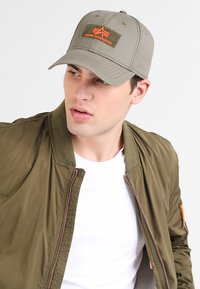 Alpha Industries UNISEX - Naģene - dark green