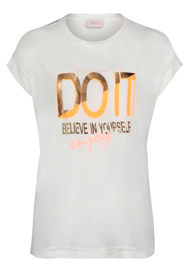 Vit t-shirt med kort ärm och metalliskt guld- och rosa tryck: "GÖR DET TRO PÅ DIG SJÄLV njut" och detaljer. Mjuk tyg, avslappnad passform.