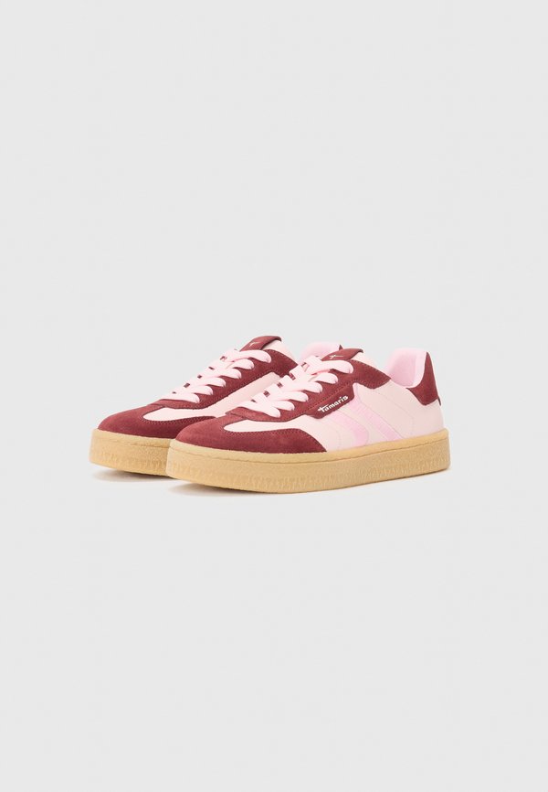 Trainers - rose comb3