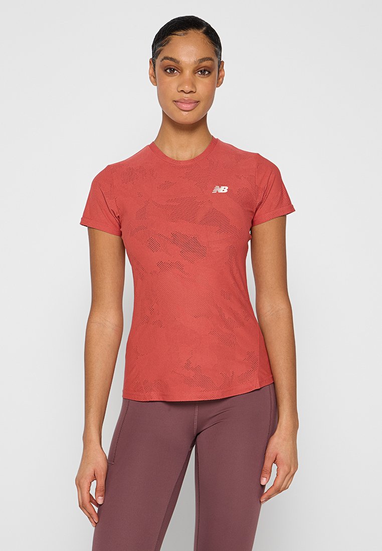 New Balance Sport T-shirt rood New Balance Sport T-shirt rood