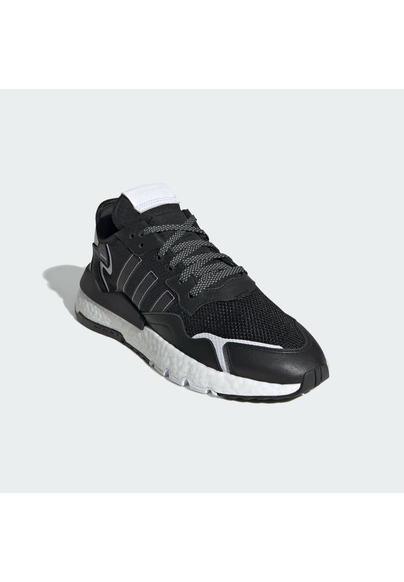 adidas Originals NITE JOGGER BOOST SPORTS SHOES - cblack/cblack/ftwwht/negro - Zalando.es