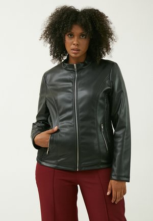 Schwarze Kunstlederjacke mit Reißverschluss, Stehkragen und seitlichen Netzpaneelen. Verfügt über zwei Reißverschlusstaschen und ein schlankes, tailliertes Design.