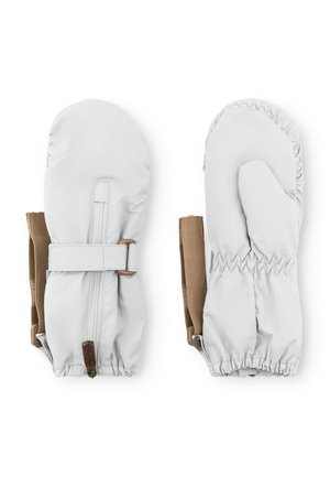 Weiße wasserdichte Handschuhe mit elastischen Bündchen und braunen Riemen. Sie verfügen über einen Reißverschluss und ein strukturiertes Akzent nahe der Basis. Weiche Ausführung.
