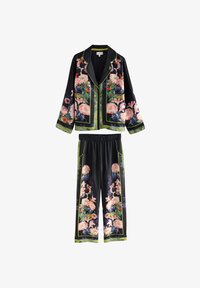 Selezionato, black koi floral