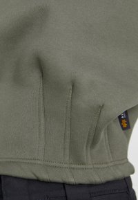 Alpha Industries WAISTED HOODY - Mikina - dark olive