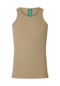 Tan ribbestrikket singlet med rund hals og grønn hengelapp. Myk tekstur, tettsittende design, ermeløs og uten ekstra detaljer.
