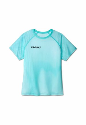 Lyseblå atletisk t-shirt med korte ærmer med diskrete lodrette striber og "BROOKS"-logo i sort på venstre bryst.