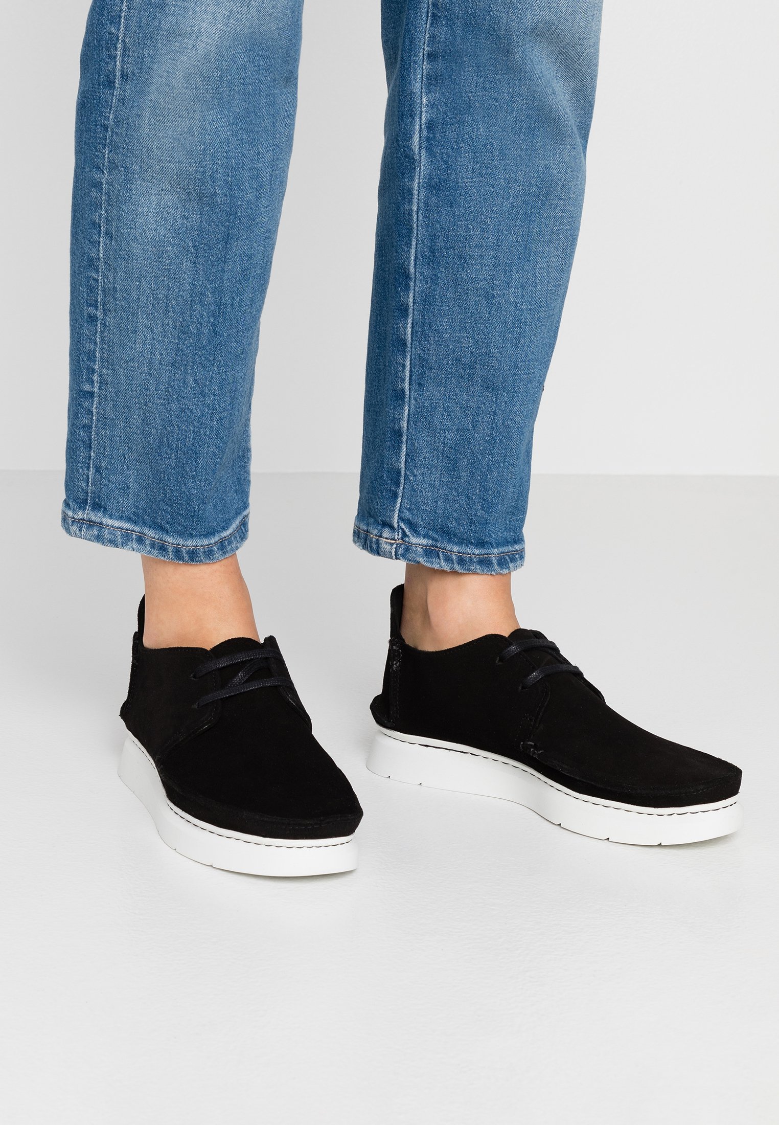 clarks seven black