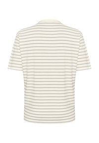 Korte mouwen, t-shirt met ronde hals in crème met lichtgrijze horizontale strepen. Zachte stof met een relaxte pasvorm en een rechte zoom.