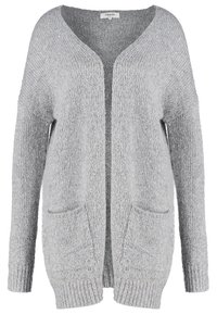 Cardigan ouvert en tricot gris clair avec des manches longues et deux poches avant, présentant des poignets et un ourlet côtelés.