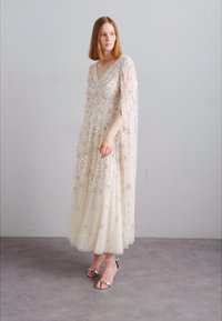 Needle & Thread DAHLIA DITSY ANKLE GOWN - Oblečenie na špeciálnu príležitosť - cream
