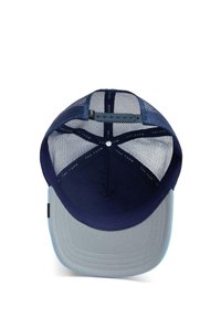 Tamsiai mėlyna kepurė su pilku skydeliu ir tinkleliu gale. Yra snapback tipo uždarymas ir vidinė prekės ženklų etiketė. Lygus skydelis su struktūrizuotu dizainu.
