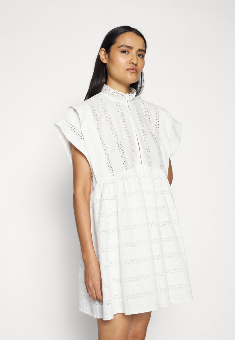 Damen Bekleidung | Claudie Pierlot RUSSEBIS Freizeitkleid ecru/offwhite - LG68481 Damen Bekleidung | Claudie Pierlot RUSSEBIS Freizeitkleid ecru/offwhite - LG68481