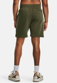 Under Armour RIVAL FLEECE - Spordišortsid - marine od green