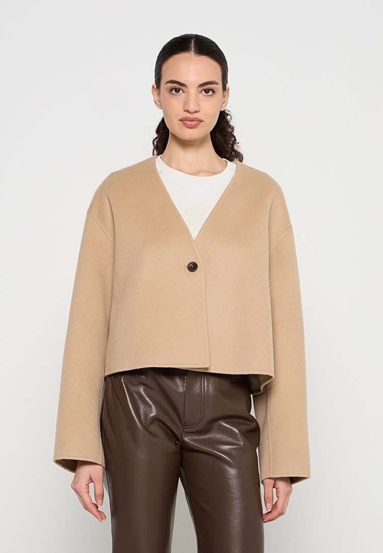 Leichte Jacke