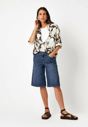 TONI, STYLE LIV BERMUDA - Jeans Shorts - mid blue