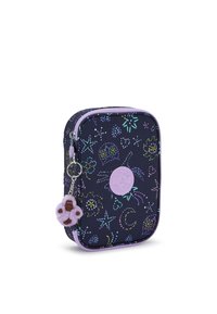 Custodia rettangolare blu navy con bordatura lavanda, decorata con motivi colorati di stelle, lune e fiori, e un piccolo portachiavi a forma di scimmia in peluche.