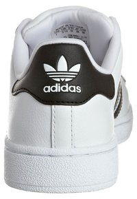 adidas Originals SUPERSTAR K - Sportieve veterschoenen - white/black