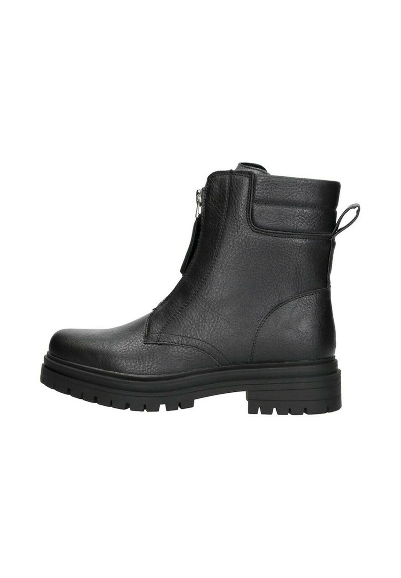 Zwarte leren enkelboots met een textuurafwerking, zijrits en een robuuste profielzool. Heeft een trekband aan de achterkant.