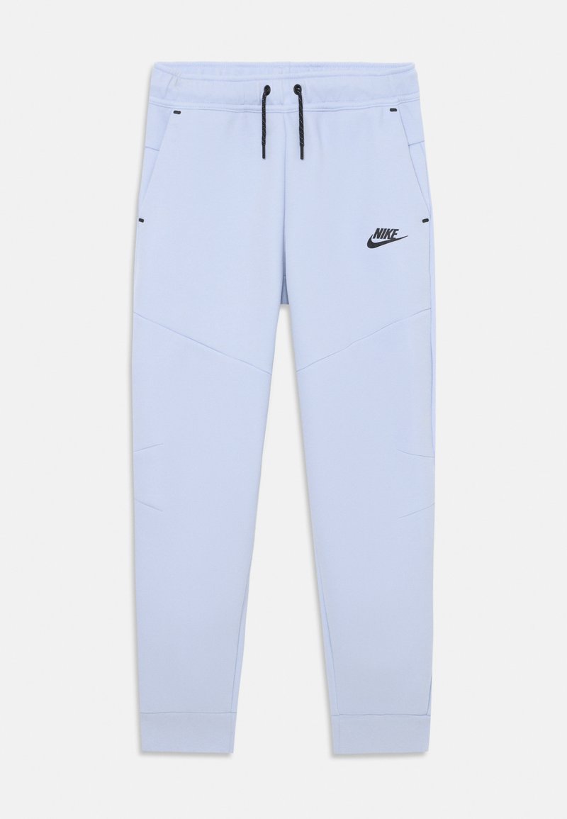 Gaiši zili treniņbikses, kas izgatavotas no mīksta materiāla. Iekļauj saistvadu jostu, melnus akcentus, sānu kabatas un pārslēgtu šuvju dizainu.